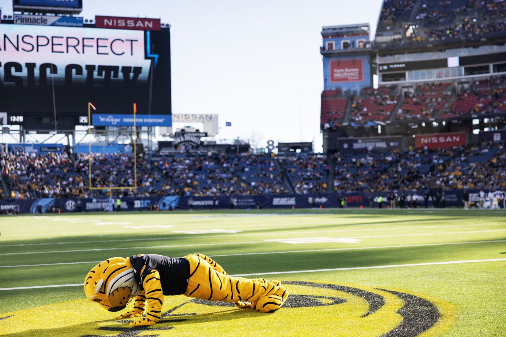 Mizzou defeats Iowa 27-24 to win the TransPerfect Music City bowl